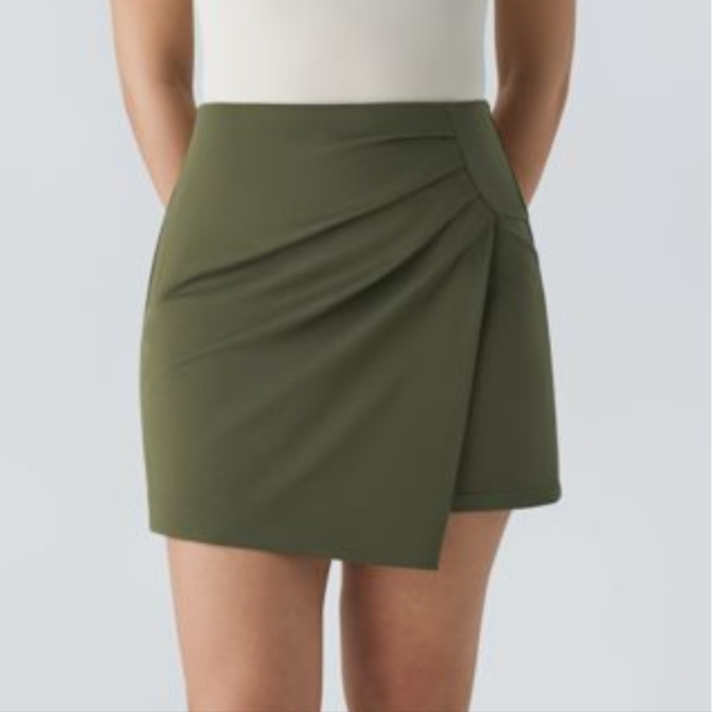 Halara mini skirt in olive green, size Medium